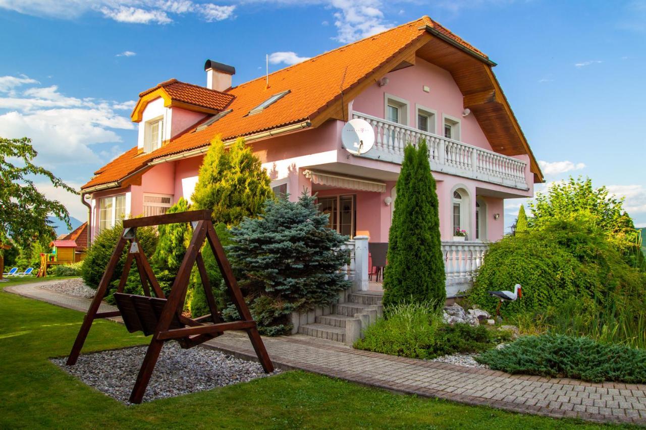 Wow Liptov Holiday House ลิฟตอฟสกีมิคูลาช ภายนอก รูปภาพ