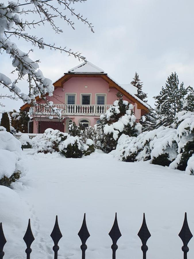 Wow Liptov Holiday House ลิฟตอฟสกีมิคูลาช ภายนอก รูปภาพ