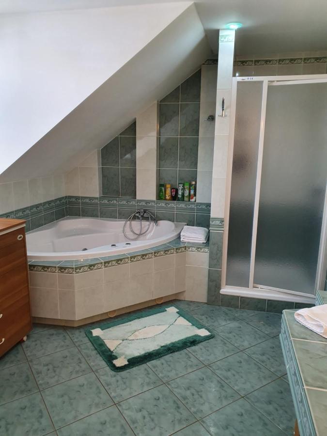 Wow Liptov Holiday House ลิฟตอฟสกีมิคูลาช ภายนอก รูปภาพ